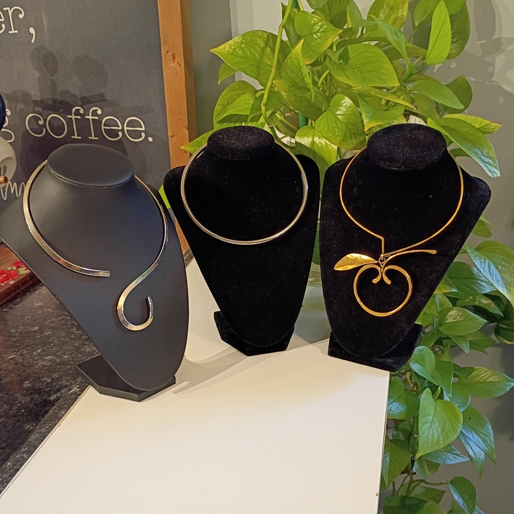 Fashion Jewelry Gold-Tone Leaf Heart Collar Necklace